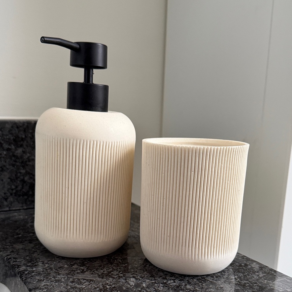 Neutral Cream Ceramic Bathroom Soap Dispenser and Toothbrush Holder Set